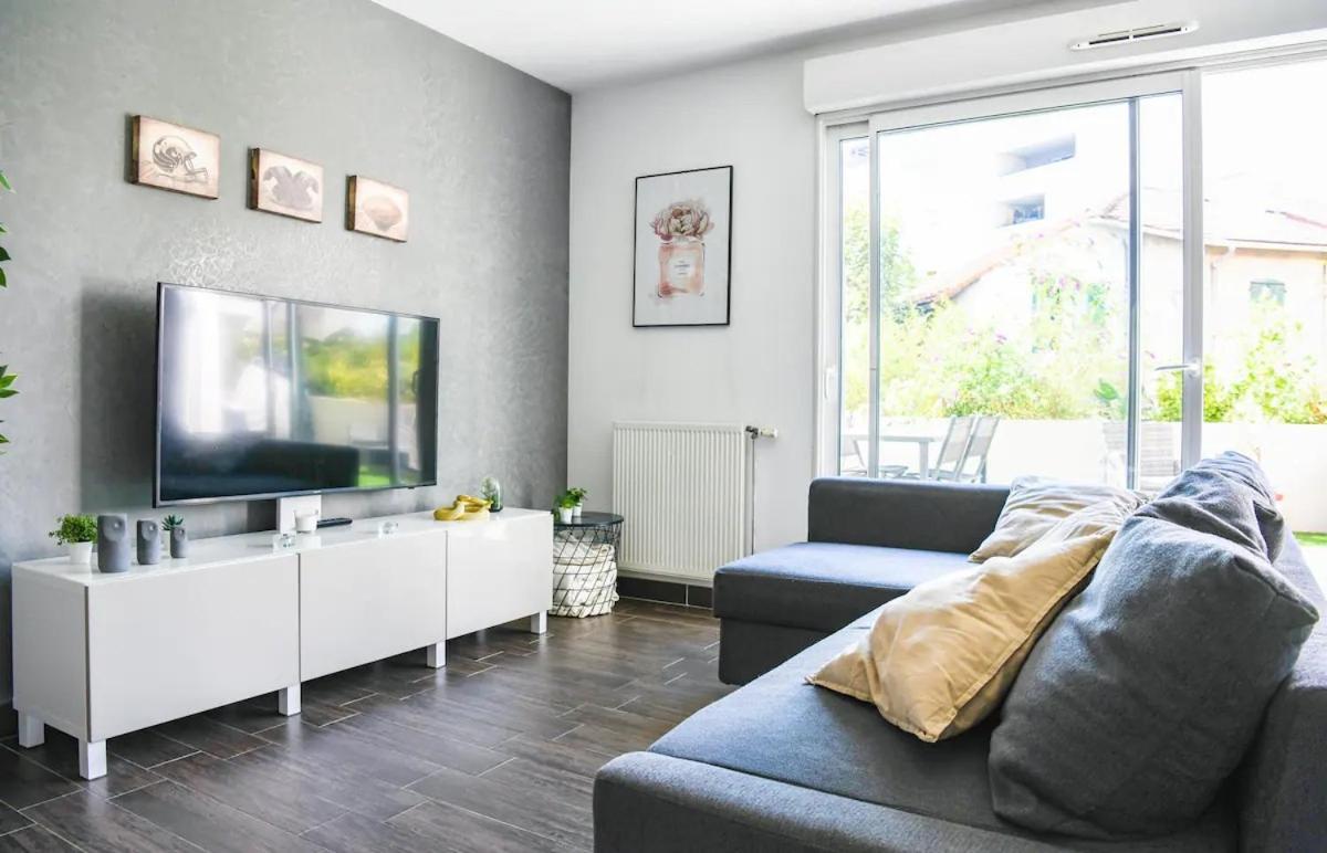 Superbe Appartement Avec Terrasse, Piscine & Parking Prive A Marseille Extérieur photo
