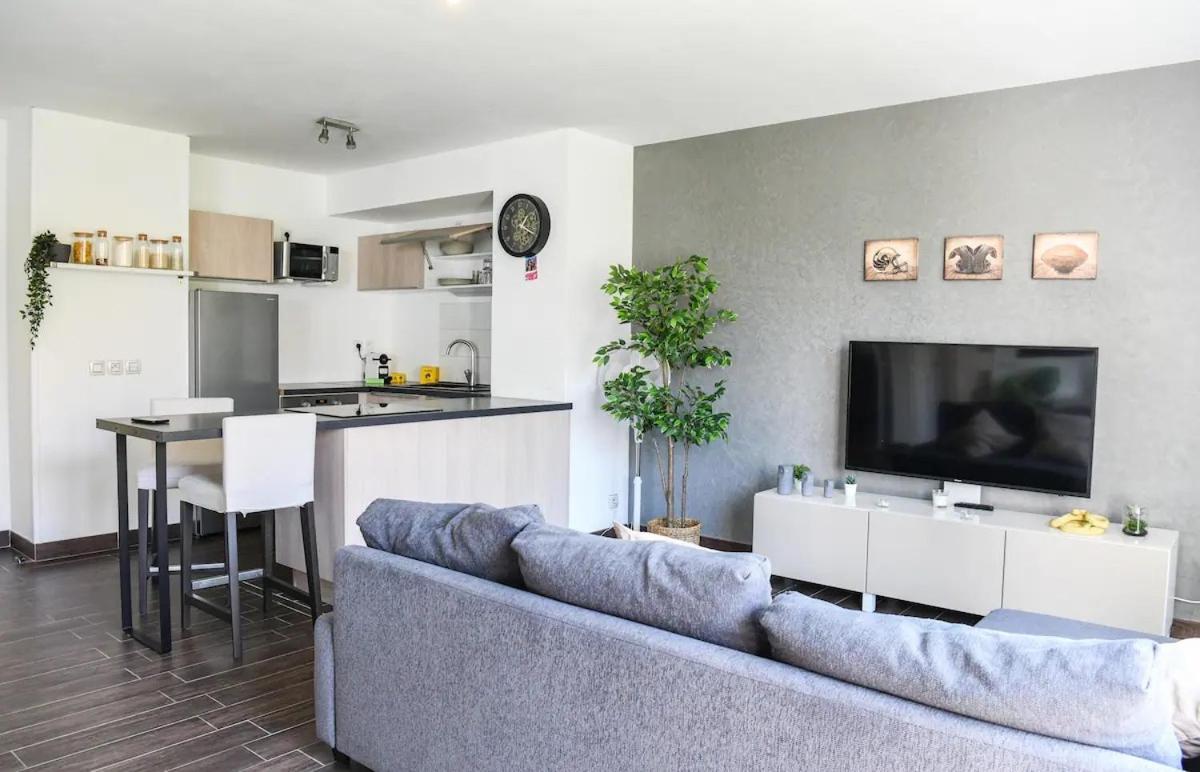 Superbe Appartement Avec Terrasse, Piscine & Parking Prive A Marseille Extérieur photo